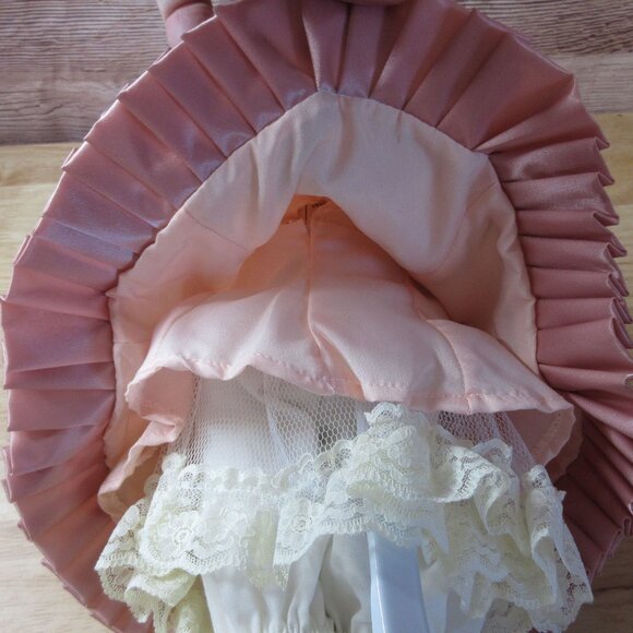 1998 Collectible Porcelain Doll Pink Dress Hat Roses William Tung 16" Tuss Inc. - Picture 8 of 8